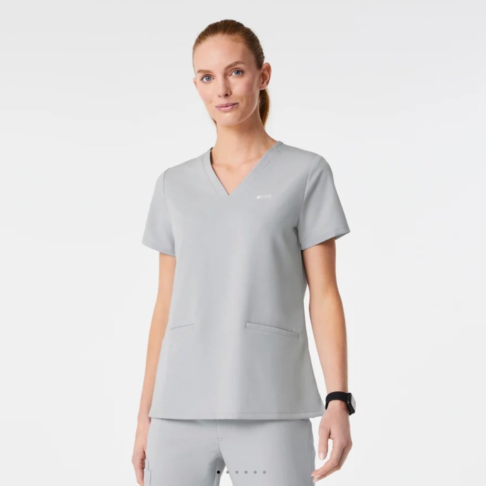 Limited Edition Color, Silver Arrows Casma Three-Pocket Scrub Top™ XXS